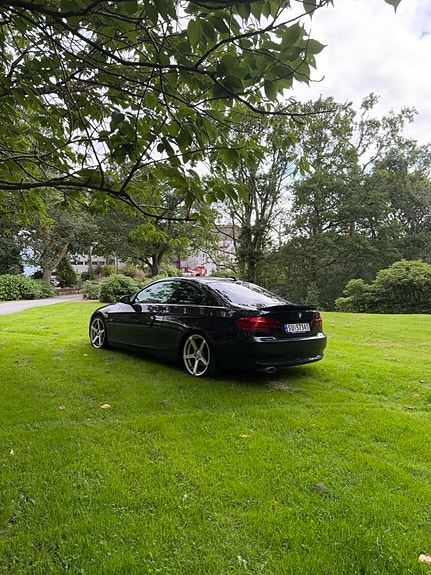 BMW 320d 4 of 17