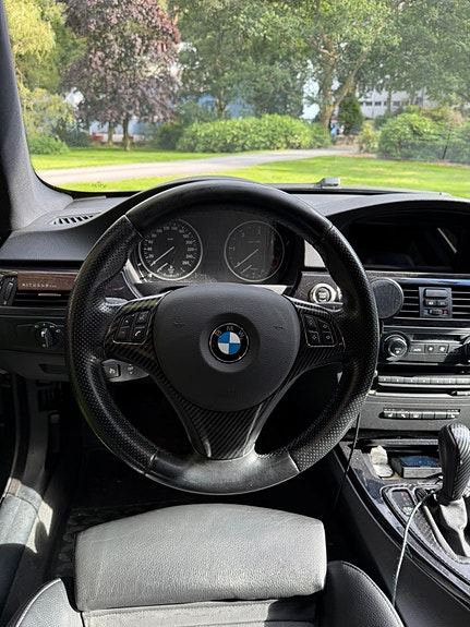 BMW 320d 6 of 17