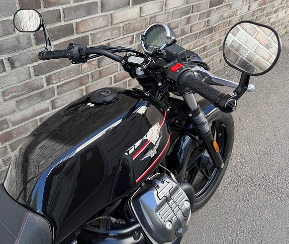 Moto Guzzi V7 Stone 850 Special Edition 5 of 5
