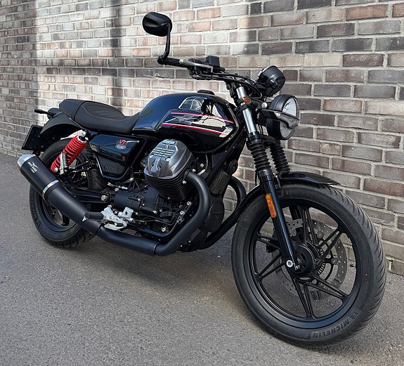 Moto Guzzi V7 Stone 850 Special Edition 3 of 5