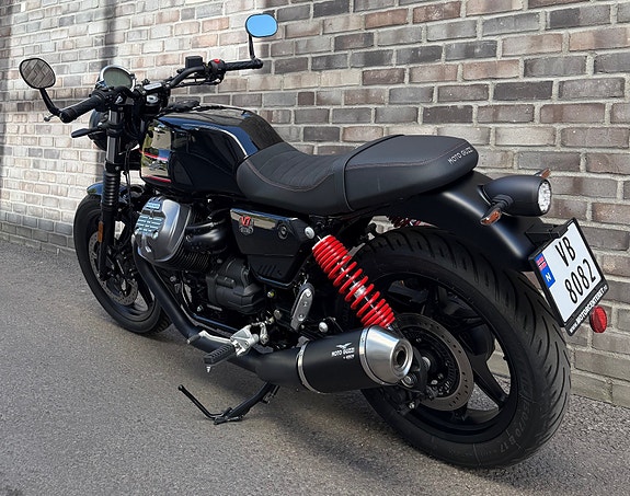 Moto Guzzi V7 Stone 850 Special Edition 12 of 15