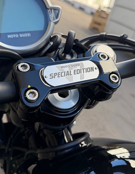 Moto Guzzi V7 Stone 850 Special Edition 7 of 15