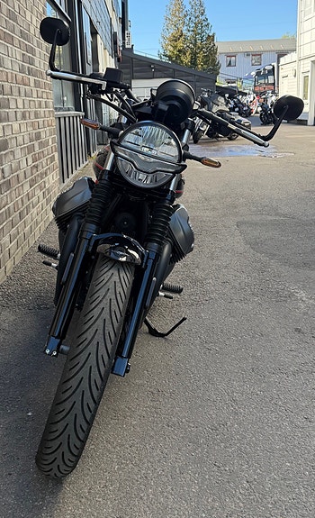 Moto Guzzi V7 Stone 850 Special Edition 14 of 15