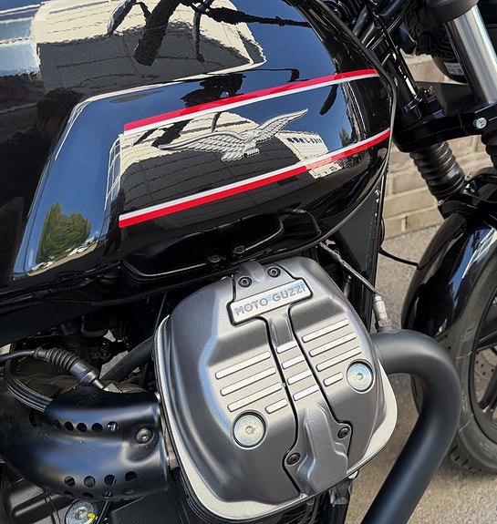 Moto Guzzi V7 Stone 850 Special Edition 4 of 5