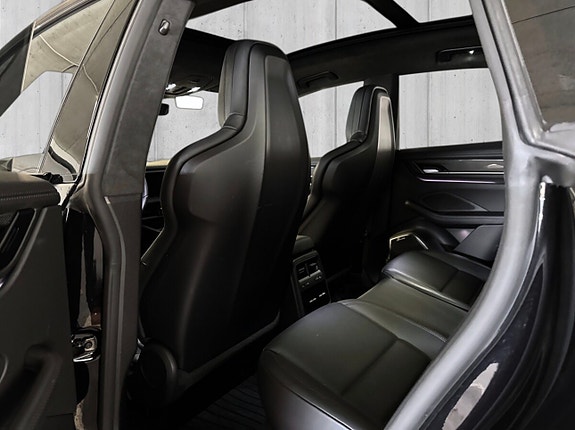 Porsche Macan 12 of 26