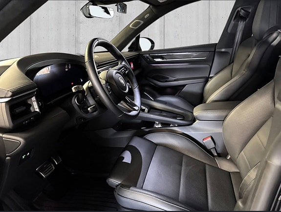 Porsche Macan 9 of 26
