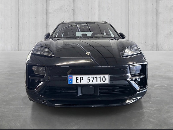 Porsche Macan 2 of 5