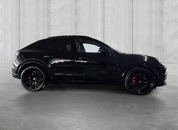 Porsche Macan 17 of 26