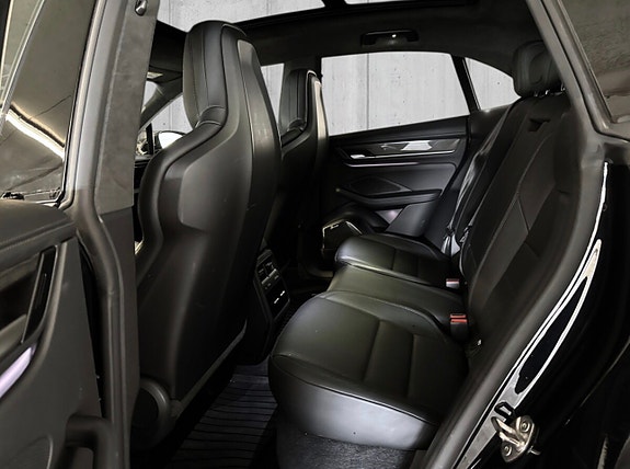 Porsche Macan 11 of 26