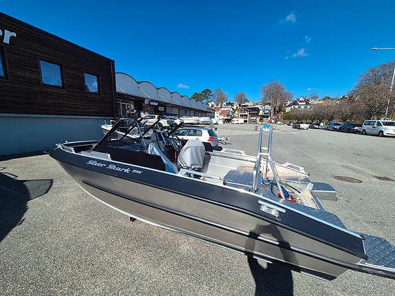 Ny Silver Shark BRx m/ 2026 Suzuki 115 BTX 4 of 5