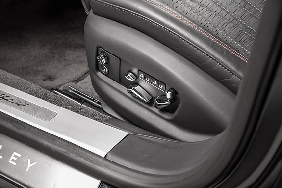 Bentley Flying Spur 19 of 30