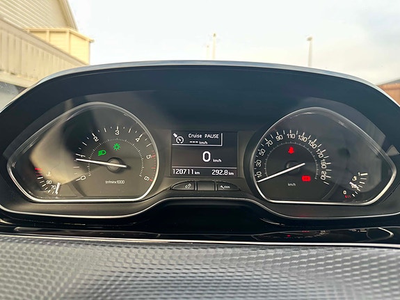 Peugeot 208 4 of 18