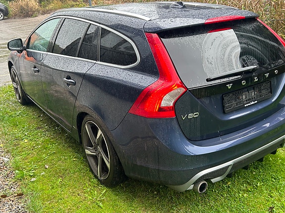 Volvo V60 11 of 30