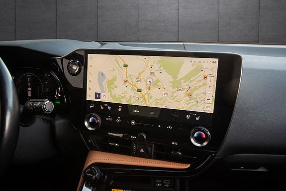 Lexus NX450h 11 of 18