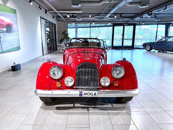 Morgan Plus 8 3 of 5