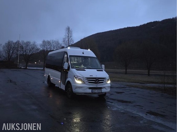 Mercedes-Benz Acbus Sprinter 17-seter minibuss