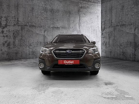 Subaru Outback 2 of 5