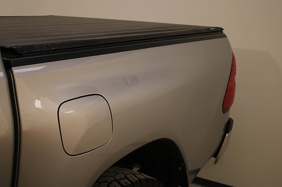 Toyota HiLux 20 of 30