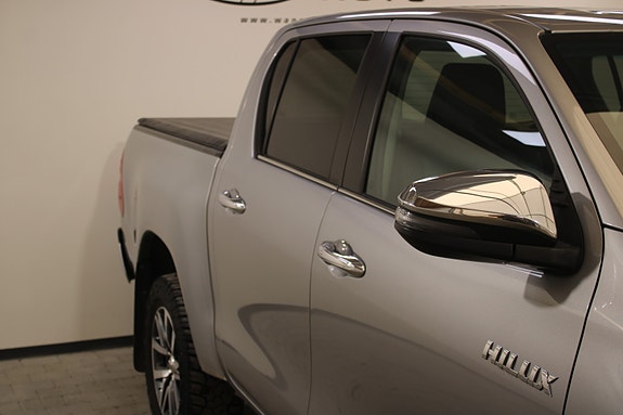 Toyota HiLux 12 of 30