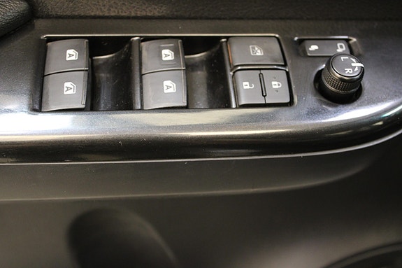 Toyota HiLux 25 of 30