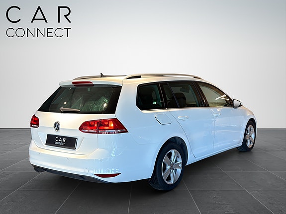Volkswagen Golf VII 13 of 26