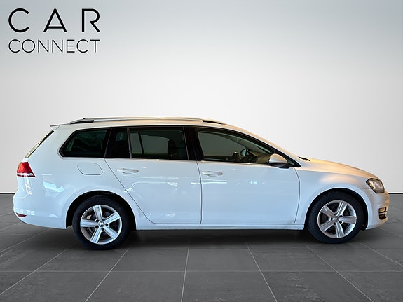 Volkswagen Golf VII 2 of 26