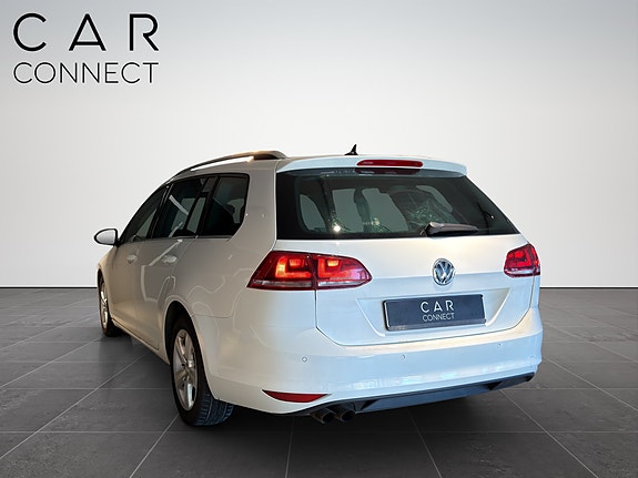 Volkswagen Golf VII 11 of 26