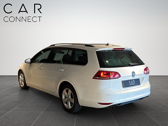 Volkswagen Golf VII 10 of 26