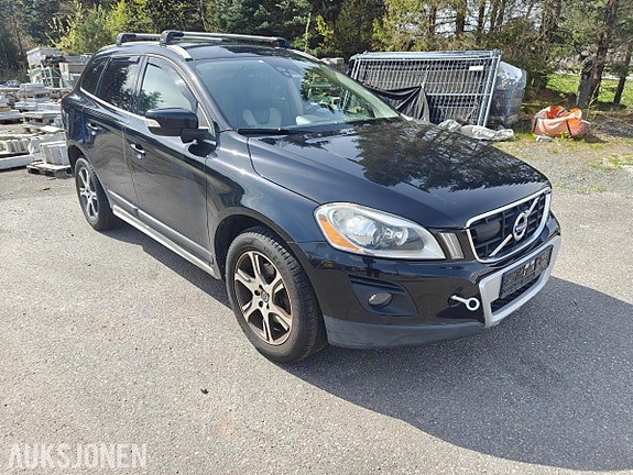 Volvo XC60 2 of 5
