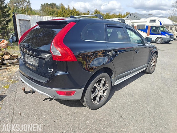 Volvo XC60 3 of 5
