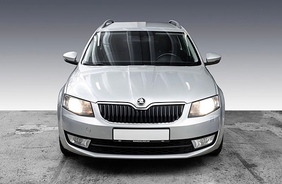 Skoda Octavia 2 of 5