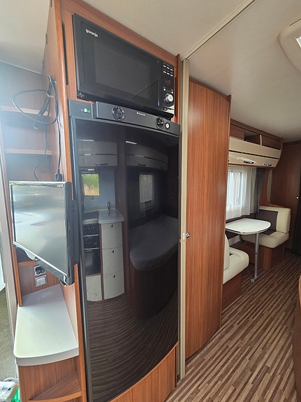 Adria Alpina 663 uk med mover og spikertelt 19 of 30
