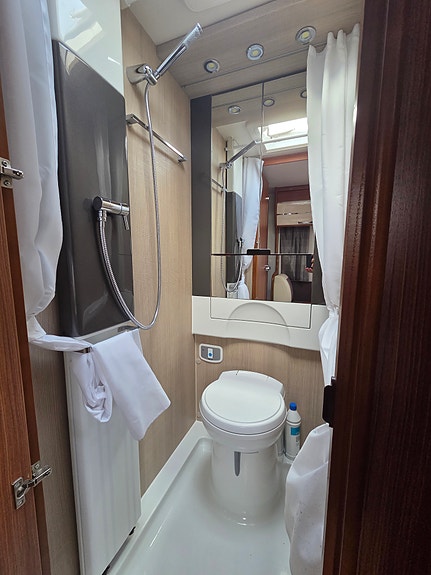 Adria Alpina 663 uk med mover og spikertelt 12 of 30