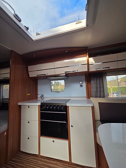 Adria Alpina 663 uk med mover og spikertelt 24 of 30