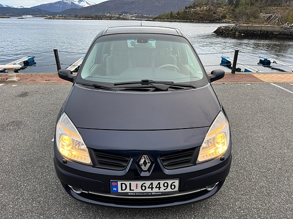 Renault Grand Scenic II 3 of 5