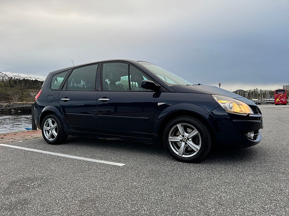 Renault Grand Scenic II 4 of 5