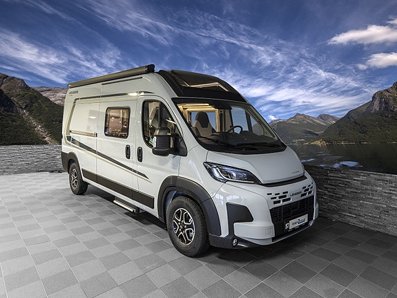 Weinsberg CARABUS GREY EDITION FIRE 600 MQ. Smal på veien, stor innvendig! Truma diesel/el-varme. Mye utstyr!
