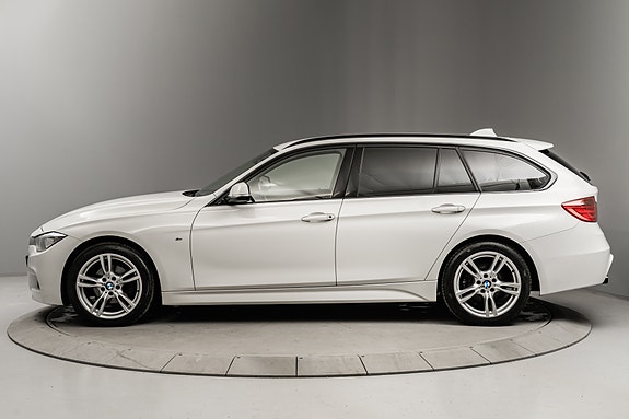 BMW 318d 2 of 5