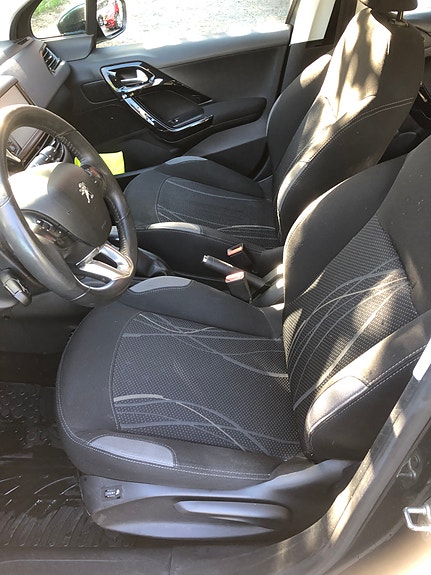 Peugeot 208 7 of 14
