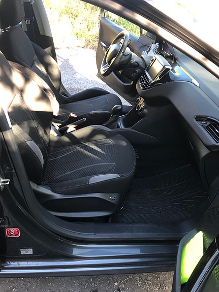 Peugeot 208 6 of 14