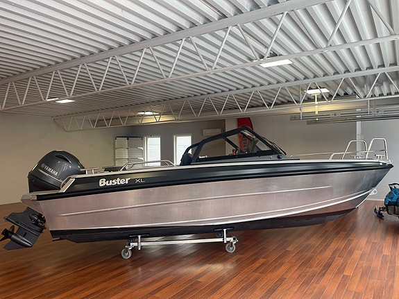Buster XL - Yamaha F115