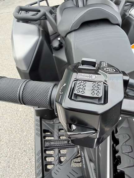 Can-Am Outlander MAX PRO HD7 XU 10 of 11