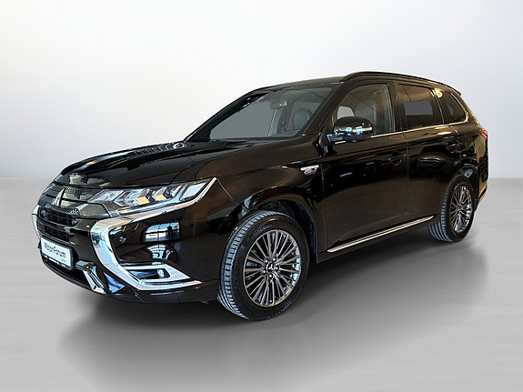 Tøff SUV-look med originalt fälgsystem og skinnende lakk.