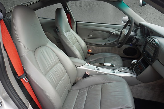 Porsche 911 Turbo 18 of 30
