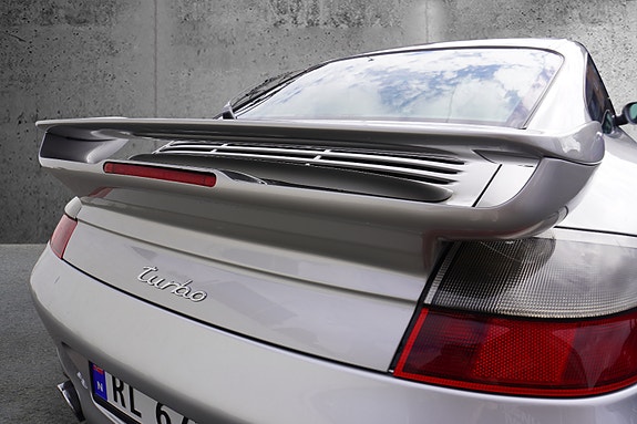 Porsche 911 Turbo 13 of 30