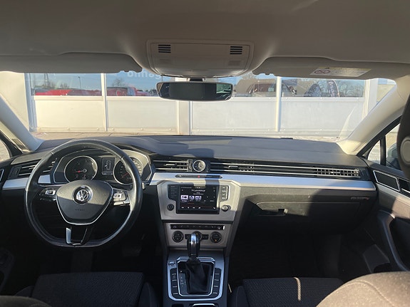 Volkswagen Passat 8 of 19