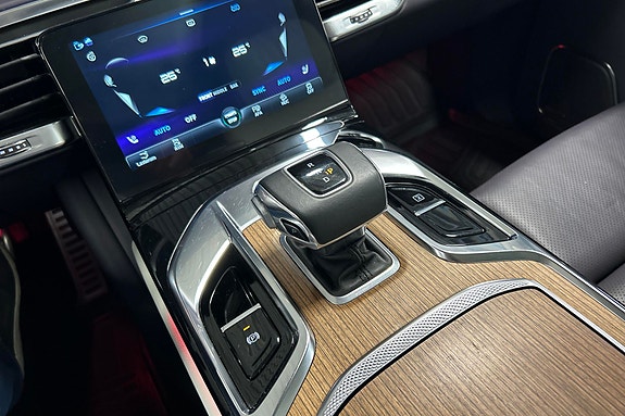 Hongqi E-HS9 21 hos Sommerseth
