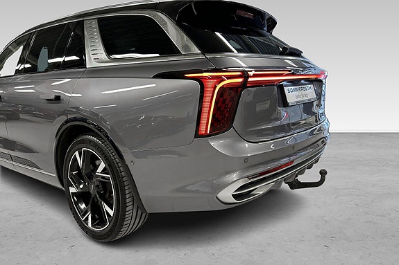 Hongqi E-HS9 8 hos Sommerseth