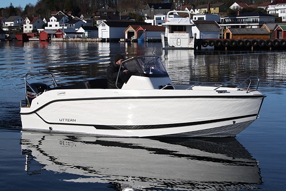 2025 mod. Uttern S53 m/Mercury F115.