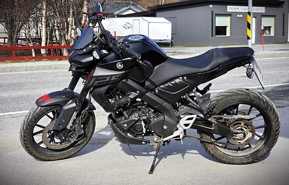 Yamaha MT-125 2 of 5